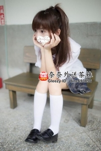 【雙北推薦】18歲小隻学生妹！火車便當、抱起坐手臂，乖巧等你調教